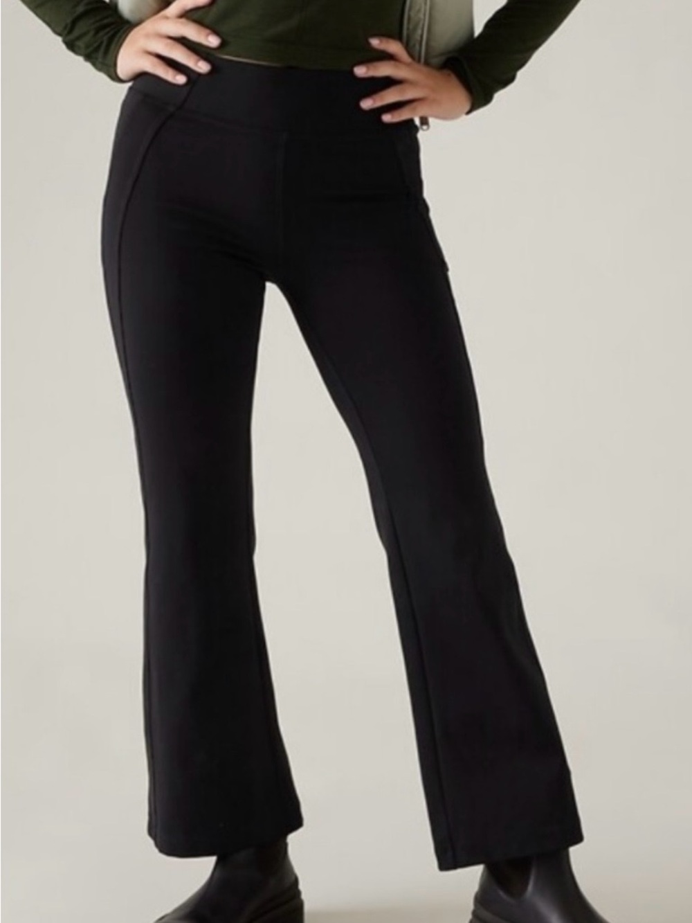 Athleta Delancey Skyline Ankle Flare Pant Black Size Medium Travel Commute